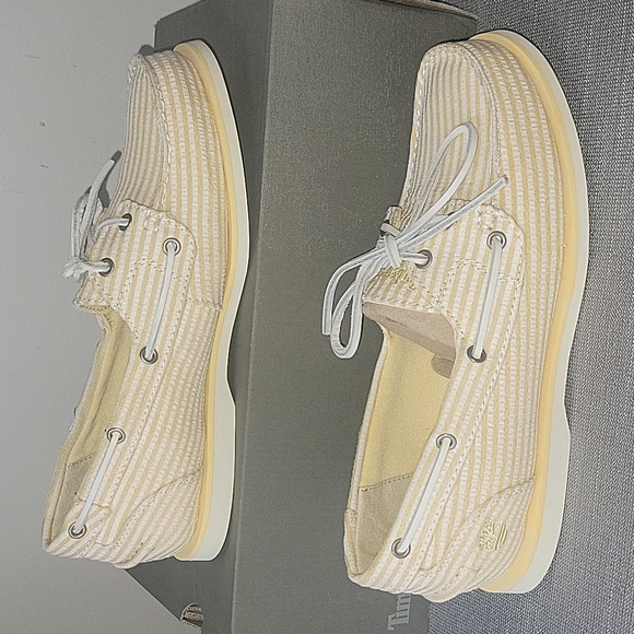 Women's Timberland EK Yellow Stripe Canvas Boat Shoes US 9 - Picture 1 of 5